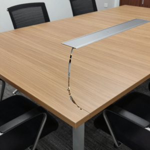 solid wood vs laminate boardrom tables